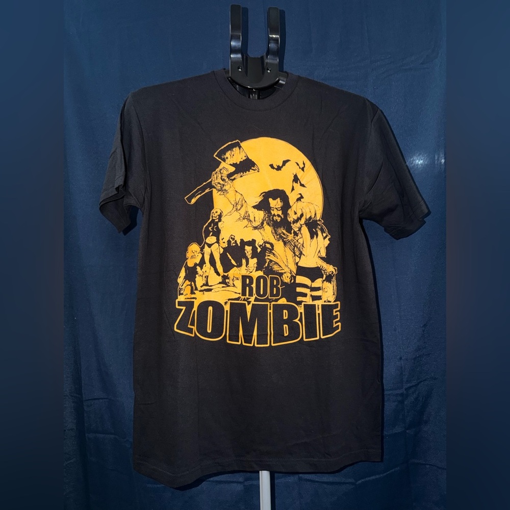 🧟‍♂️ Rob Zombie Graphic Band Tee — Size Large (NWOT)